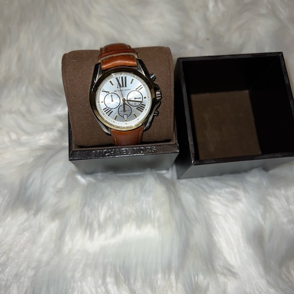 Michael Kors Accessories - ⌚️Gently worn Micheal Kors watch⌚️